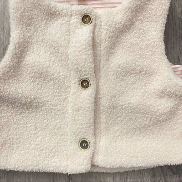 Jessica Simpson Baby Girl’s Cream Sherpa Button Front Sleeveless Vest 18M - Picture 4 of 11